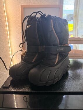 Kids Sorel Black and Brown Winter Pull-On Boots